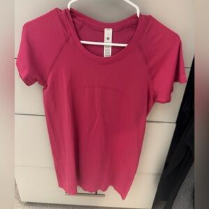 Lululemon Swiftly Tech Short Sleeve Size 6 Raspberry Coulis